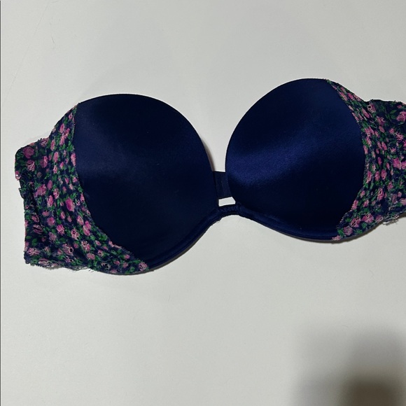 36D padded bra flower trim three row closure - Picture 3 of 6